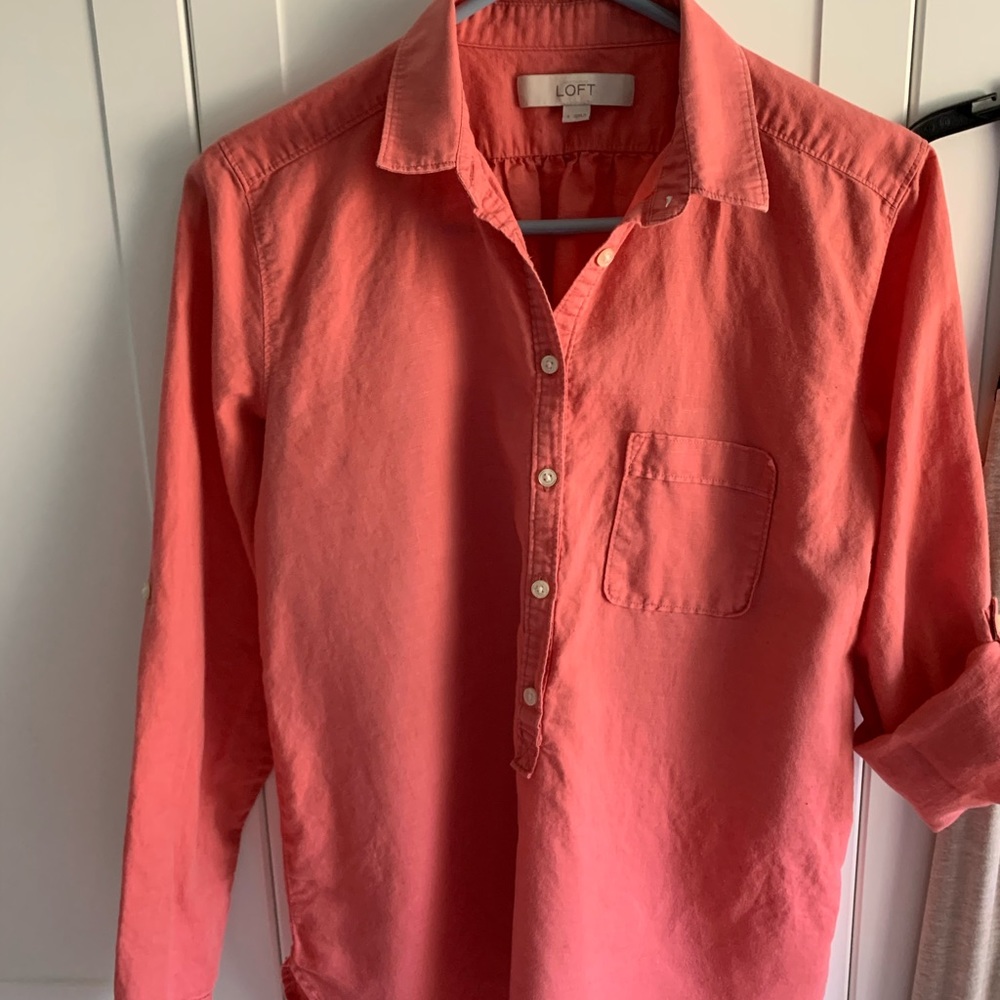 Loft 6 button Hi/Lo casual shirt. Long sleeve